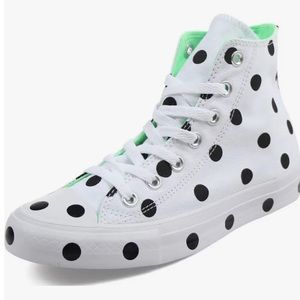 Converse polka dot canvas